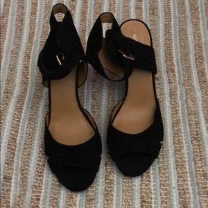Nine West black strappy peep toe suede heels
